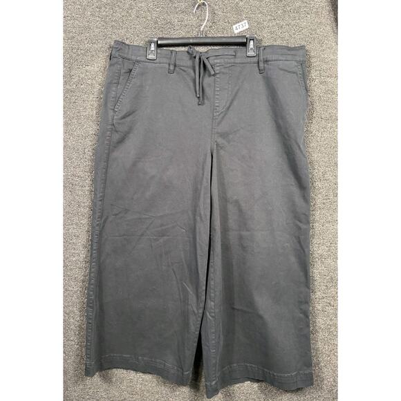 Torrid Weekend Wide Leg Ankle Crop PantsTwillWomens Size 3 (22-24) Black NEW - Picture 1 of 9